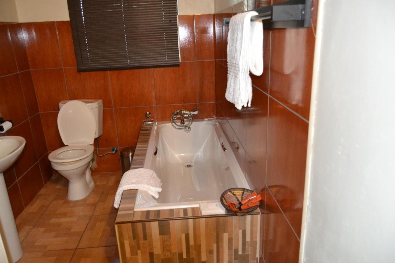 Chobe Sunset Chalets Lesoma Exterior foto