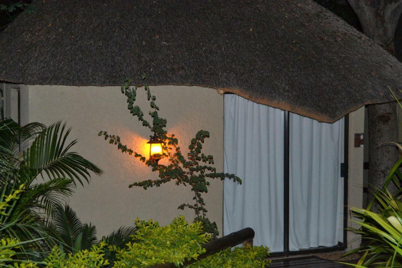 Chobe Sunset Chalets Lesoma Exterior foto
